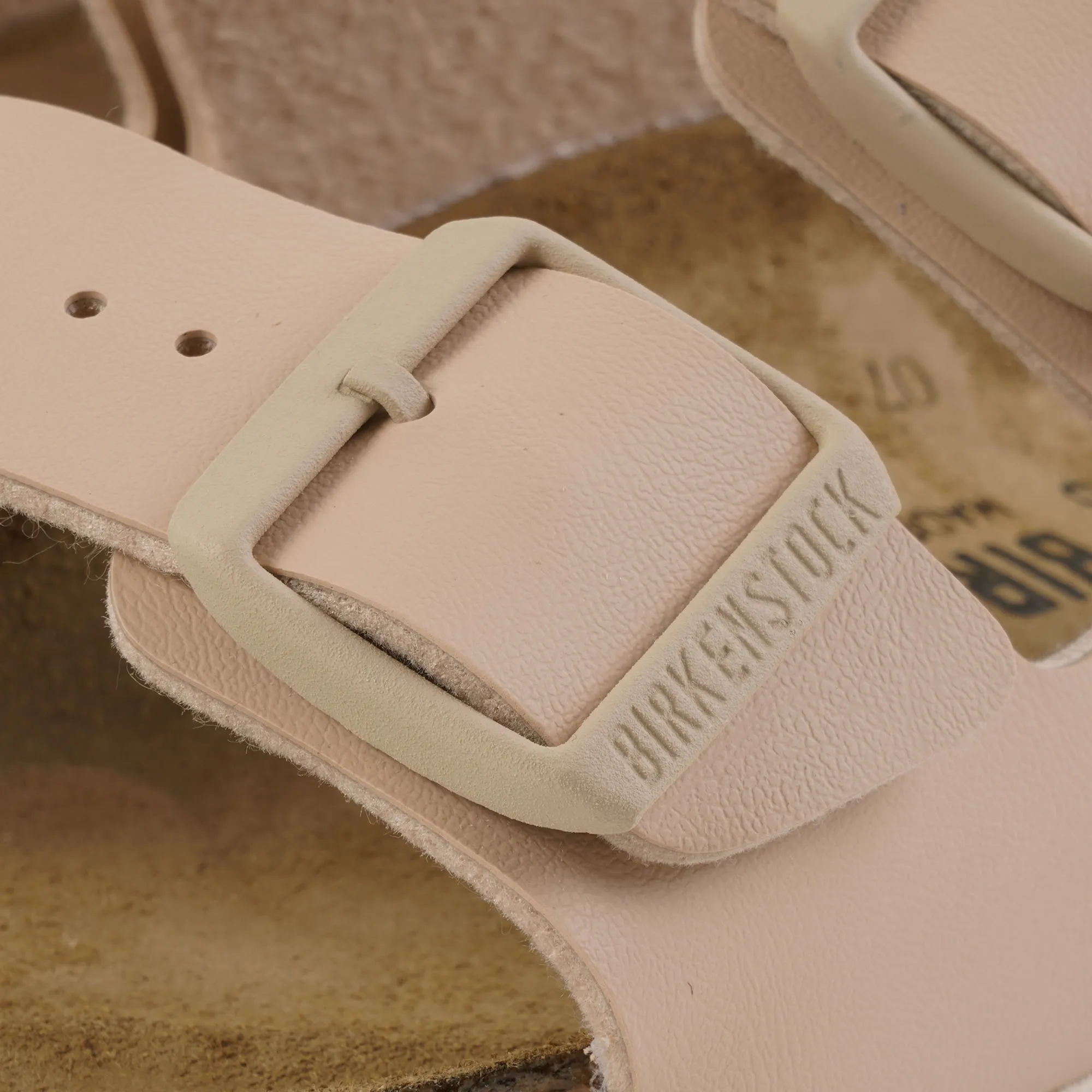 Birkenstock Womens Arizona Birko-Flor - New Beige 