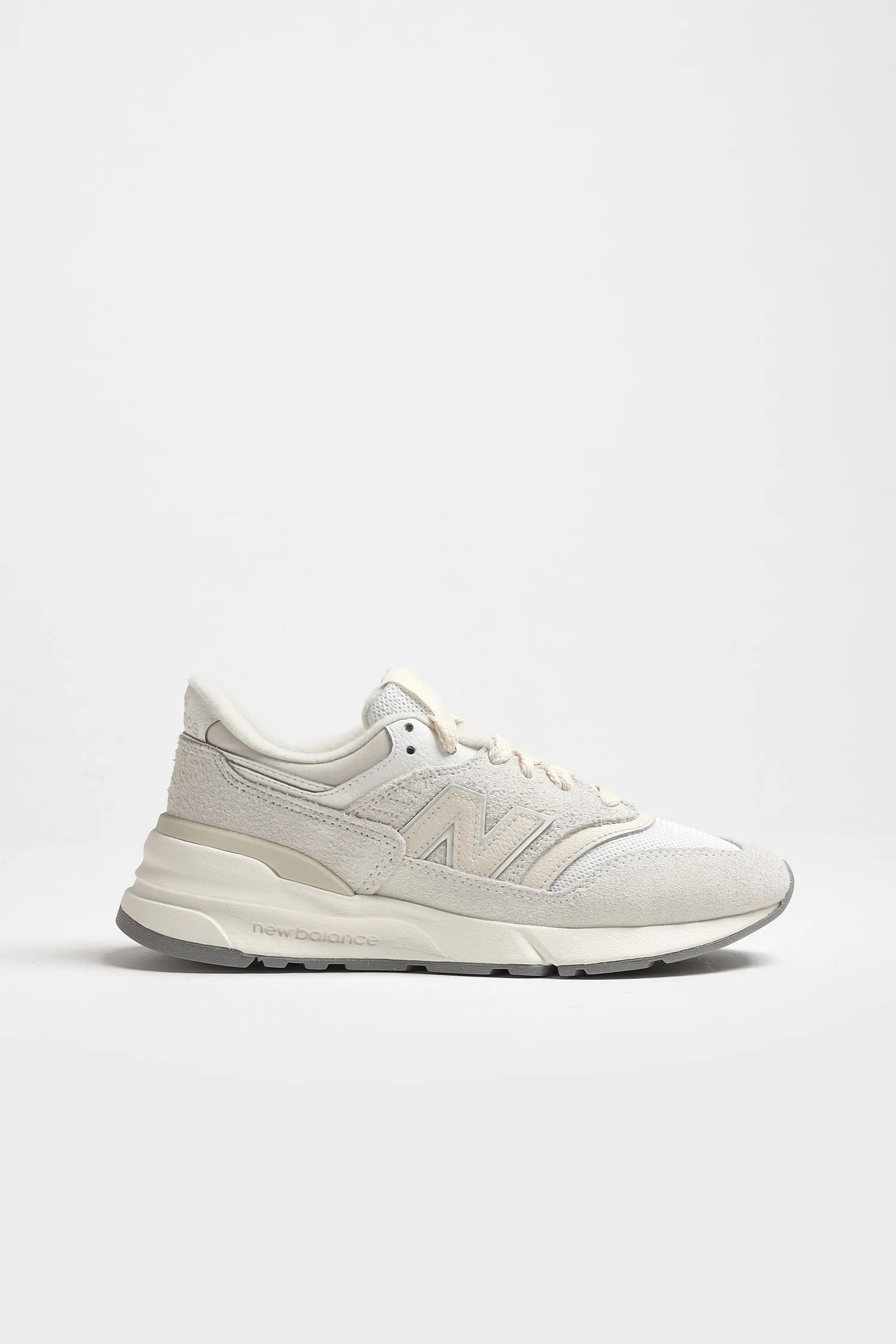 Sneaker 997R in Cream/White Suede