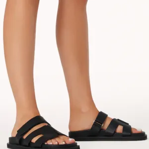 Theon Sandal