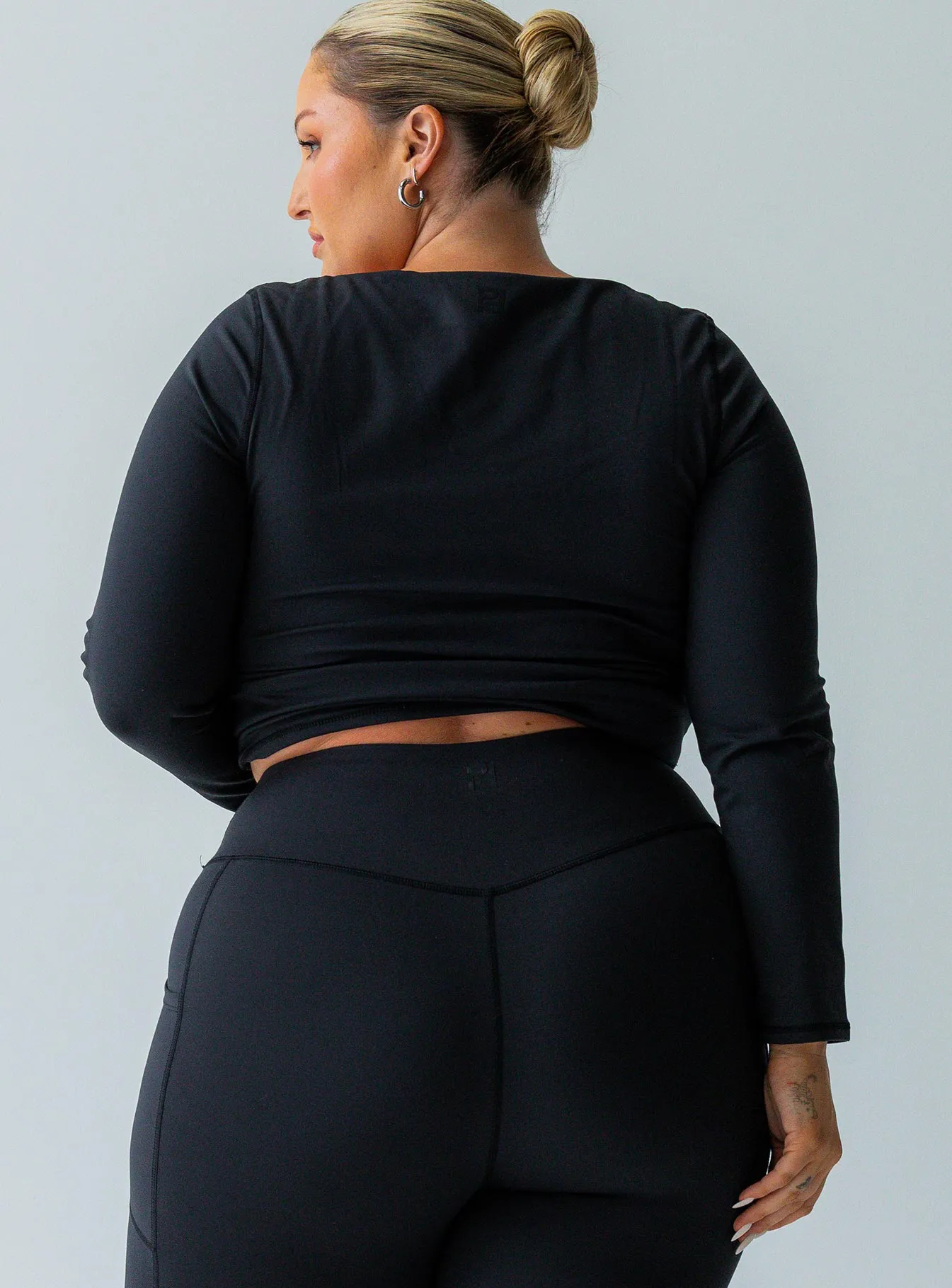 Thriving Activewear Top Black Curve